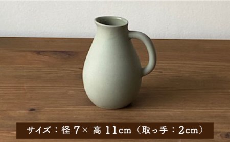 【美濃焼】piccola(ピッコラ) 一輪挿し pitcher(ピッチャー) グリーン 【金新製陶所】インテリア 雑貨 花瓶 一輪挿し お花 コンパクト グリーン 緑 写真映え かわいい シンプル おしゃれ ギフト プレゼント 贈り物 送料無料 [MDG003]