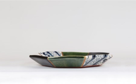 【美濃焼】漆陶 つなぎ八角プレート(20cm) 赤【宗山窯】 食器 皿 プレート メイン皿 パスタ皿 ワンプレート 縁起物 漆 呉須 染付 工芸品 職人 赤 レッド 陶器 セット 送料無料  [MBI022]