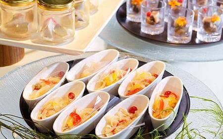 THE FOREST 阿寒 TSURUGA RESORT 1名様1室ご利用 1泊2食付 ( 旧：阿寒の森鶴雅リゾート 花ゆう香 ) 鶴雅 宿泊券 旅行 北海道 温泉 観光 阿寒 釧路市 旅行 ホテル 旅館 クーポン チケット 予約 父の日 母の日 F4F-2102