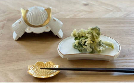 有田焼 端午の節句 マットホワイト金彩 兜 蓋物 24to3 西富陶磁器 A18-219