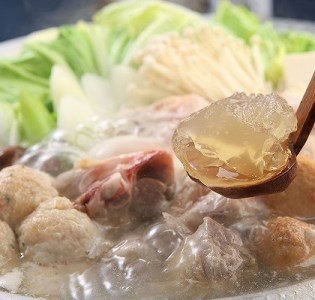 福岡ブランド「はかた地どり」 コラーゲン付 プレミアム水炊きセット（5～6人前）_水炊き 博多地鶏 セット 詰め合わせ プレミアム もも切身 ぶつ切り つみれ 肉だんご スープ コラーゲン 橙ぽん酢 鍋 秘伝の製法 手作り 久留米 お取り寄せ お取り寄せグルメ 食品 送料無料 冷凍 〔Cn011〕