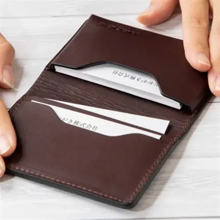 本革名刺入れ 革の風合いそのままに、たつの市産染料染めオイルレザー[ダークブラウン]【1329284】
