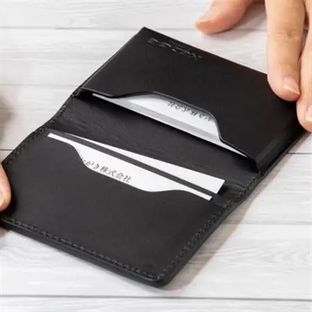 国産本革の名刺入れ ビジネスシーンにバッチリ決まる黒一色仕立て!たつの市産オイルレザー【1329286】