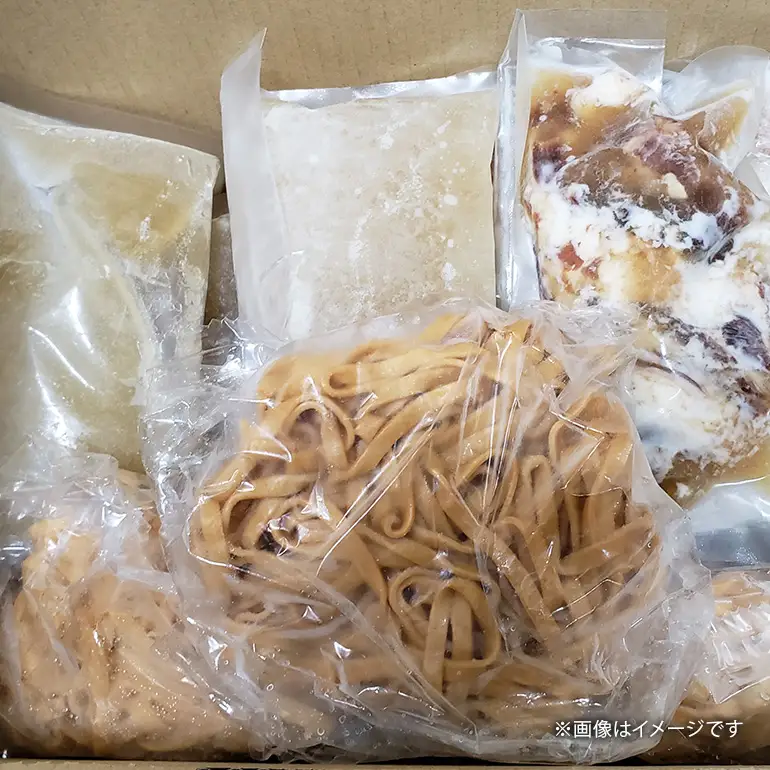 【美らキャロット麺使用】こだわり麺のソーキそば 5食 セット 沖縄そば ソーキそば 沖縄 グルメ 5人前 お土産 沖縄土産 沖縄名物 ソーキ スペアリブ 人参 生麺 オリジナル おきなわそば 沖縄そばだし だし 出汁 真空包装 小分け スープ付き 具付き