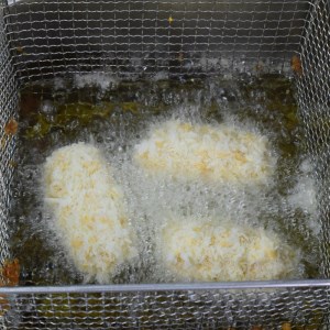 かにクリームコロッケ 大18個セット【001-0094】惣菜 クリームコロッケ 揚物 冷凍食品 冷凍コロッケ 美味しい カニ 蟹 ズワイガニ コロッケ 揚げ物 冷凍 冷凍コロッケ 送料無料 ふるさと納税 惣菜 揚げ物 ふるさと納税 コロッケ