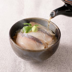 玄海の極上天然鯛めしセット[鯛の切身、だし汁、鯛茶漬け用だし]【010-0001】