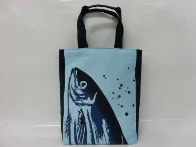 a10-829　焼津 鰹・かつお たて型 バッグと 焼津 巾着