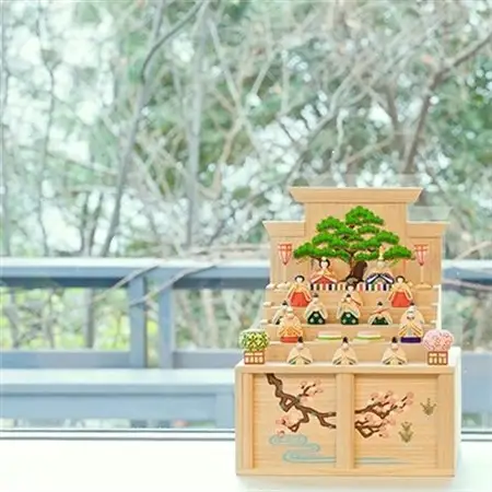 奈良一刀彫　段雛　小_装飾品・工芸品     雑貨・日用品  家具・インテリア _【1089239】