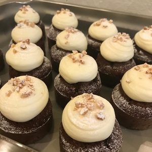 【BAKE Quatre Soeurs】キャロットケーキ 6個セット[ スイーツ ケーキ ] お菓子 人参 胡麻油 甜菜糖 スパイス クルミ レーズン チーズ クリーム 急速冷凍 安心 安全 子供 手作り 