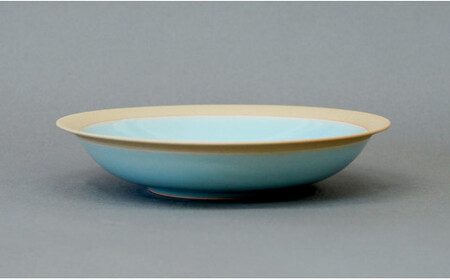 有田焼 天青リム皿 大 23.5cm【梶原大敬 茂正工房】器 うつわ 食器 皿 パスタ皿 カレー皿 ワンプレート 青磁 天青 青 ブルー 作家 手仕事 ろくろ シンプル 電子レンジ対応 35000円 3.5万円 A35-591