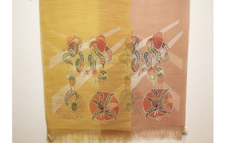 紅型ショール　マンゴー ヒルギ【藤崎紅型工房】 伝統 工芸 名護 民芸 おみやげ 文化 びんがた 作品 沖縄 お土産 絹 染物 ギフト プレゼント 鮮やか 色合い 逸品 おすすめ 人気 贈答品