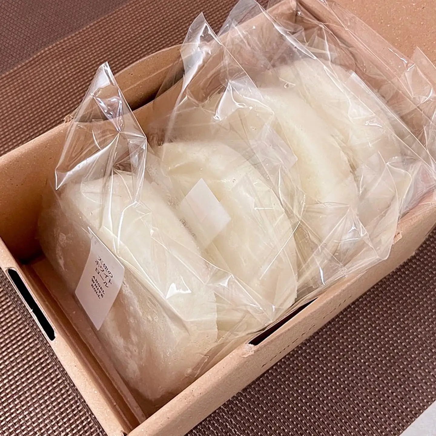 プレミアム冷凍米粉ロールケーキ1箱 ：A090-007