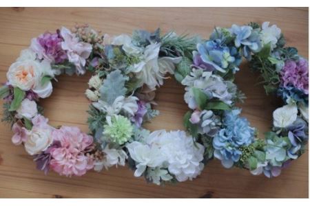 アーティフィシャルフラワーのリース（ホワイト系）［No.107-03］