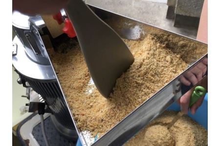 浜田港の鯛と鯵を丸ごと粉末にした栄養満点なふりかけだし「たいあじこ」【シーライフ】 煮干し 魚粉 万能調味料 魚介 汁物 茶碗蒸し だし 粉末 簡単 送料無料 カルシウム レシピ付き 【005_0111】