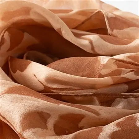 草木染めSilkストール 《長瀞びわ染めテラコッタ》《秩父銘仙柄》【1255438】
