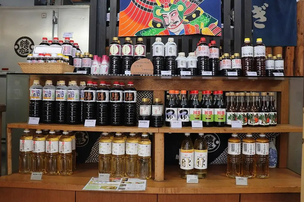【福岡市香椎の老舗醤油屋】米みそと醤油のセット