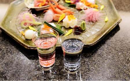 杯（クリスタル）石垣（貝入）黒 酒器 工芸品 ガラス 高岡漆器 あわび貝 漆 螺鈿ガラス 持ちやすく シンプル 神秘的 輝き きれい おしゃれ  FAD-0991