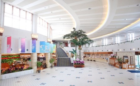 Royal Hotel 沖縄残波岬【特典付】一泊朝食付ペア宿泊券（8階以上ハイフロアルーム・オーシャンビュー）