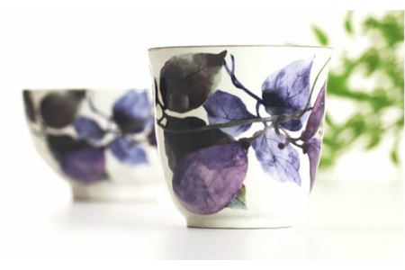 【美濃焼】「＆藍」and-ai 夫婦茶碗セット『花さと』柄  多治見市/ エー・アイ 食器 セット 花柄 湯呑 茶碗 箸 夫婦 レトロ 器 美濃焼 夫婦 ペア セット 記念日 記念 特別 お祝い ギフト プレゼント 贈答 贈り物 送料無料 [TAG003]