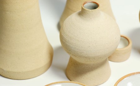 【美濃焼】神具セット 7点 安土ろくろ手造り 神棚用 『中サイズ』  多治見市/佐々木陶器   仏具 セット モダン シンプル 法具 仏壇飾り 手作り お供え 飾り インテリア おしゃれ 個性 上品 上質 手作り 贈答 贈り物 送料無料  [TAJ021]