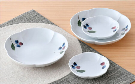 【陶器市特集】【波佐見焼】ブルーベリー 花型 プレート 大小 ペア セット 食器 皿 【松幸陶芸】 [HB48] 波佐見焼