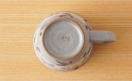 【波佐見焼】唐草小花 マグカップ（青・赤）セット 食器 皿 【陶もと】 [PE31]  波佐見焼