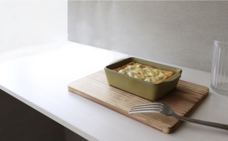 【美濃焼】The chef ベイクパンミニ＆焼杉プレート 2セット 計4点【株式会社ロロ】耐熱陶器 グリル調理 食器 耐熱 楽ちん 時短 日本製 波型 フラット グラタン皿 陶板 魚焼きグリル レシピつき グリル皿 グリル 蓋付き アウトドア BBQ  蒸し物 蒸し器 スチーマー[MBZ028]