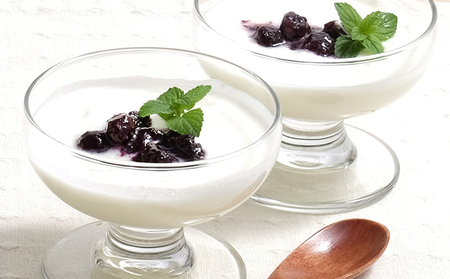 定期便3回 球磨の恵ヨーグルト 1kg×4パック（砂糖不使用）【配送不可：沖縄、離島】 乳製品 発酵食品 朝食 間食 新鮮 生乳 とろ～り もっちり 酸味がない 無糖 4個セット 3回お届け 大容量 