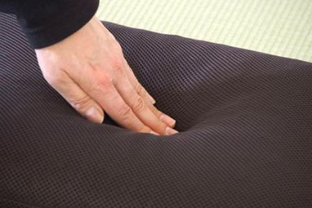 ひのきが香る「ひのき枕 柔らかタイプ」(ヒノキオイル５ml、枕カバー付)【43-15】