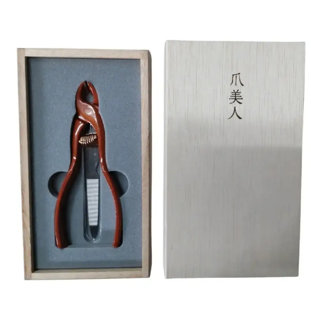 爪切り「爪美人」 雅 朱色漆 白木箱入 つめ切り 燕三条製 足の爪 【044S012】