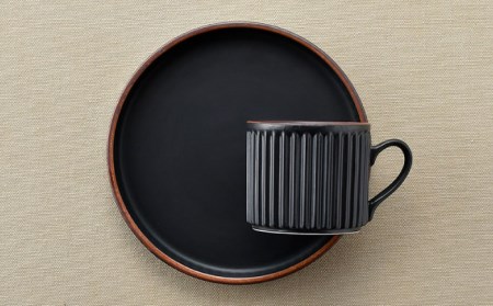 【波佐見焼】ギアシリーズ カップ＆ソーサー ブラック＆グレー プレート マグカップ ペアセット 17.5cm 6寸 食器 皿 【大新窯】 [DC114]  波佐見焼
