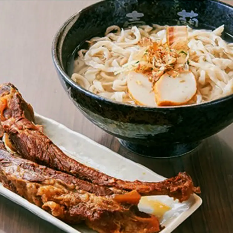 【うちなーそば 壱蘭】 沖縄そば お試し 3食 セット (こだわりの 自家製生麺 ) 沖縄 そば 3人前 自家製 生麺 激辛 スープ 出汁 だし 具材付き 三枚肉 ソーキ スペアリブ 味付け 激辛沖縄そば そば だし付き 簡単調理 冷蔵 沖縄料理 沖縄県 糸満市 14-3