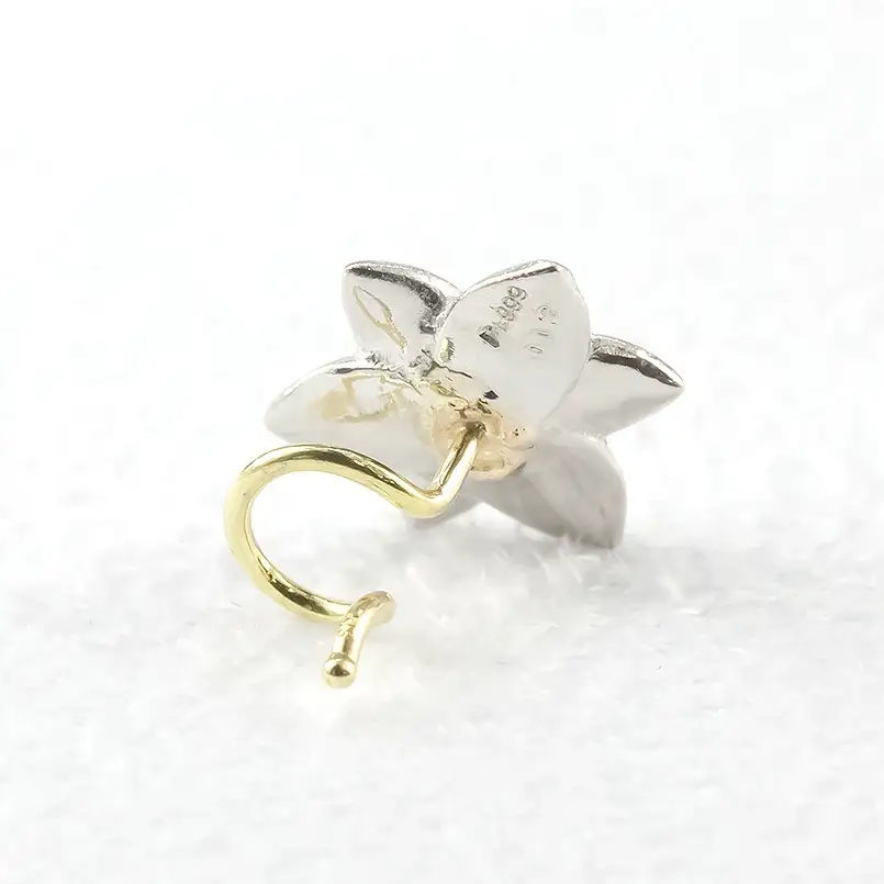  純プラチナ 18金 ピアス ダイヤ 水仙 キャッチのいらないピアス 片耳 つけっぱなし フラワー 花 ダイヤモンド イエローゴールドK18 18k ゴールド 山梨県 昭和町 管理番号221006101u SWAA052