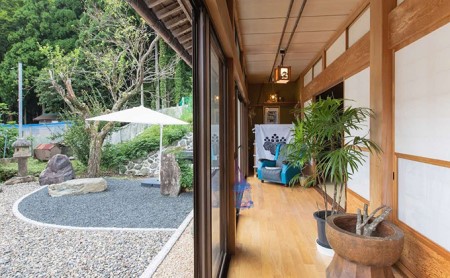 【一棟貸し切りの宿】上平寺御城下ゲストハウスうむ　1泊2日ペア宿泊券 宿泊チケット アクティビティ 拠点 朝食付き 泊り 息抜き 観光 旅行 くつろぎ 家族 友人 夫婦 