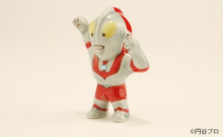 九谷焼　ウルトラマン　色絵 a05 工芸品 焼き物 小物 置き物 インテリア キャラクター アニメ コレクション 絵付け ヒーロー 戦隊もの 