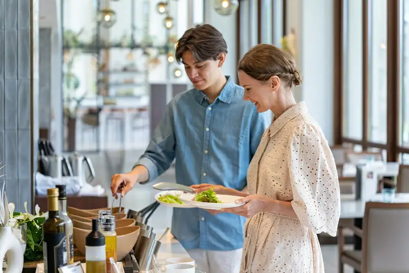 大磯プリンスホテル　S.DINING「季節のセミブッフェ」ペアランチ券