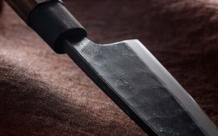 土佐黒打出刃包丁（150mm、両刃） 包丁 ほうちょう 出刃包丁 両刃 手作り キッチン用品 日用品 両刃包丁 お取り寄せ
