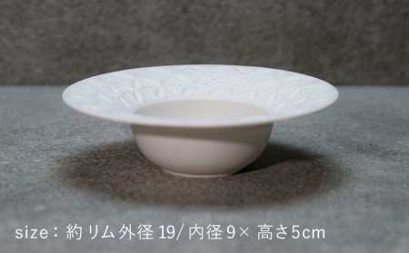 【美濃焼】HINOMIYA 「kiriko」soup bowl【陶芸家・宮下将太】食器 深皿 ボウル スープボウル サラダボウル 副菜皿 ホワイト 白 シンプル おしゃれ 陶芸家 芸術 インテリア ギフト プレゼント 贈り物 送料無料 [MDL004]