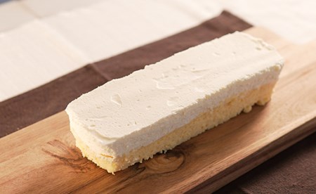 レアチーズとスフレのWチーズケーキ