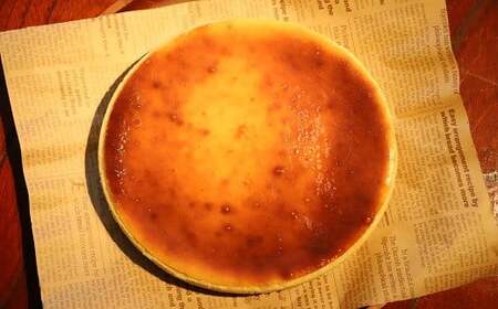 【レストラン ランプ】 八幡平雲上プレミアムチーズケーキ  7号  (直径21㎝） ／ デザート ケーキ スイーツ ベイクドチーズケーキ チーズケーキ 誕生日 プレゼント 手土産 ギフト 贈り物 クリスマス バレンタイン ちーずけーき お菓子 洋菓子