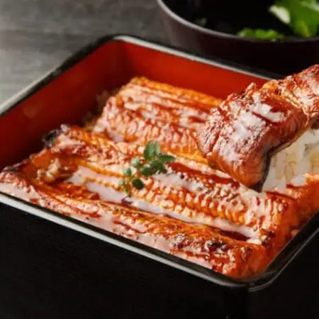熟練された職人が作る「炭火焼き　国産うなぎ蒲焼」大サイズ約200g×2尾_魚介・海産物 うなぎ  ウナギ 鰻_【配送不可地域：離島】【1378495】