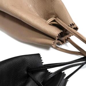 【レザー巾着】Drawstring bag カラー：Black【かばん ファッション 人気 おすすめ 】