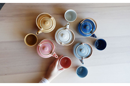 【美濃焼】祥-syo- 土瓶急須ギフト 茶敷き付き 絹【株式会社ロロ】ティーポット 湯呑み シンプル かわいい おしゃれ 贈り物  紅茶ポット 緑茶 ハーブティー おうちカフェ ナチュラル  [MBZ032]