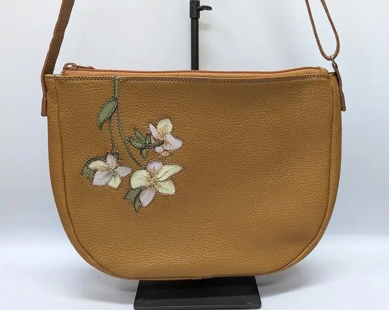 「鞄工房　香」 薄型ショルダーバッグ 花