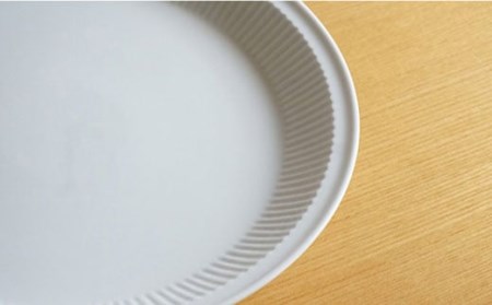 【白山陶器】【美しいレリーフ模様】よしず彫 大皿 1ピース 白磁 食器 【波佐見焼】 [TA73] 波佐見焼
