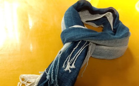 琉球藍染ストール　グラデーション