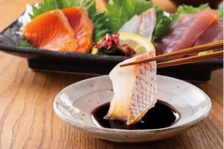 調味料 愛媛 閏木醤油6本セット 送料無料 だし醤油 濃口醤油 薄口醤油 三歳醤油 ゆずぽん醤油 しょうゆ こいくち うすくち 老舗 お刺身 刺身醤油 伊予市｜B18