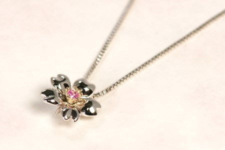 わに塚の桜モデルペンダント『ファースト』ピンクサファイヤ [スーパークラフト 山梨県 韮崎市 20743207]