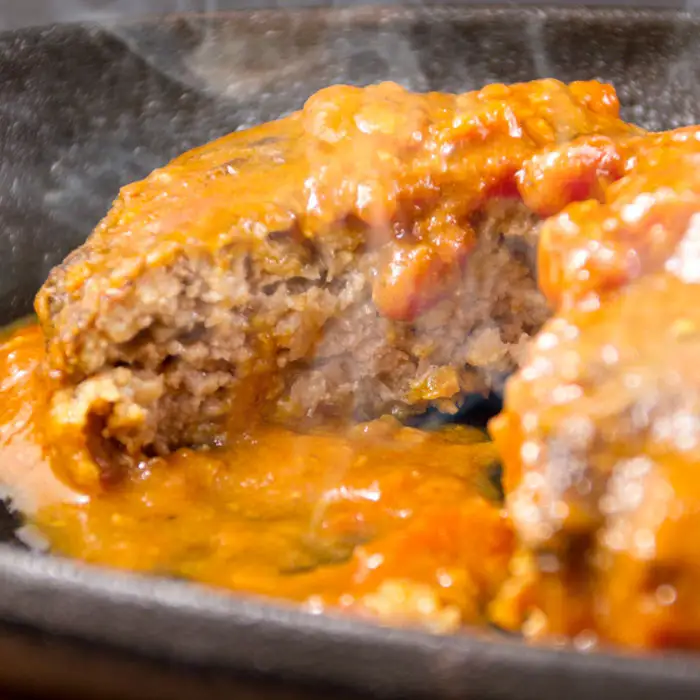【おうちごはんシリーズ 温めるだけの惣菜セット】レトルトカレー・ハンバーグ・チキン希少なお肉 くまもとあか牛を使用した贅沢ハンバーグ4個 高原野菜の甘みたっぷりチキンカレー 熊本ブランド和牛 赤牛 あか牛 あかうし レトルト トマトソース デミグラスソース あか牛ハンバーグ チキン スモークチキン レトルトカレー くまモン 簡単 人気 贈り物 洋食