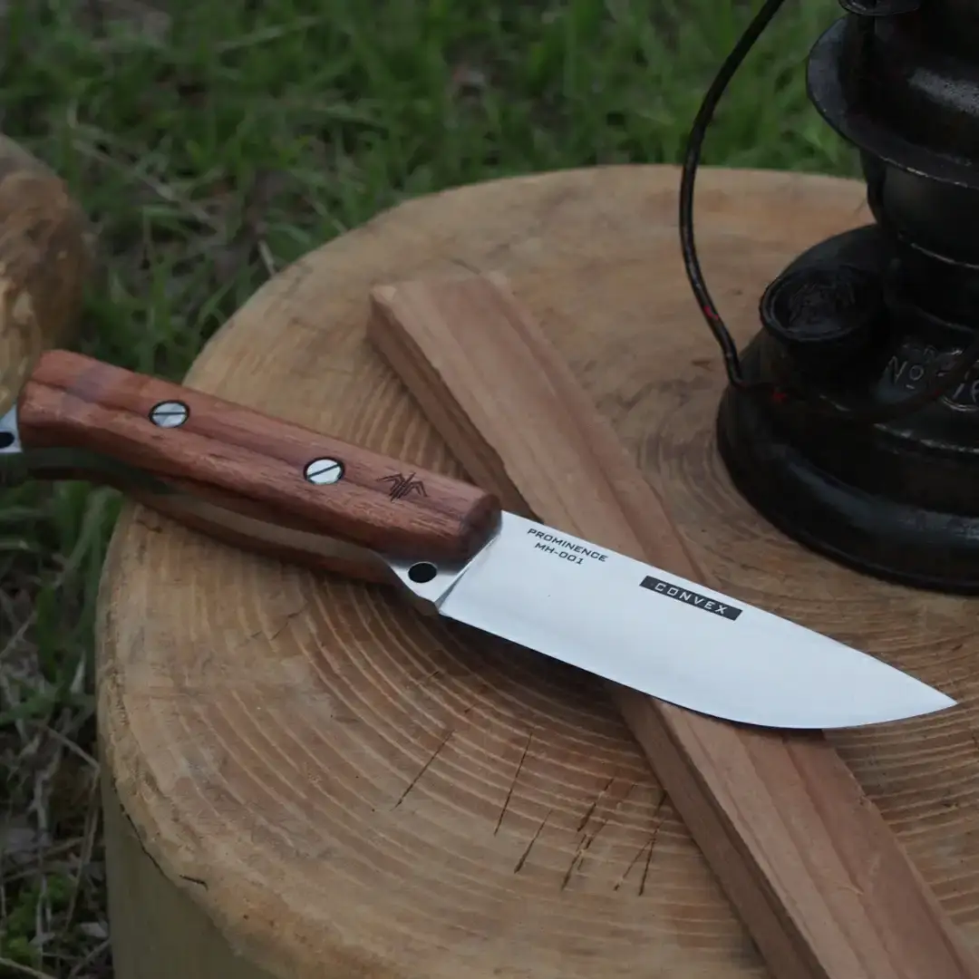 Bushcraft Knife Prominence(ブッシュクラフトナイフ) 右利き用 薪割り
